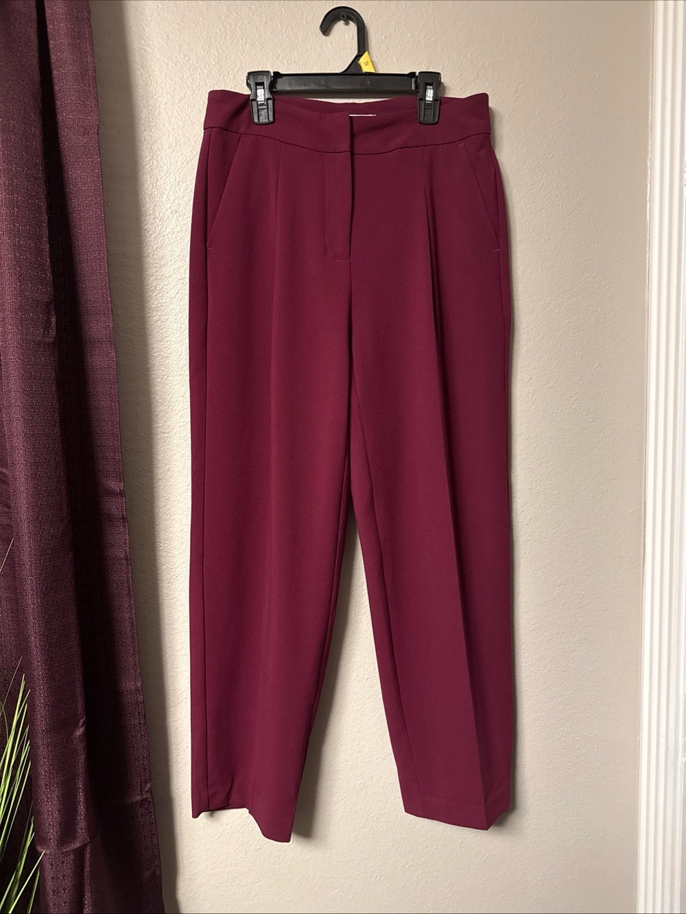 B4/5 Liz Claiborne Burgundy Dress Pants Size 4